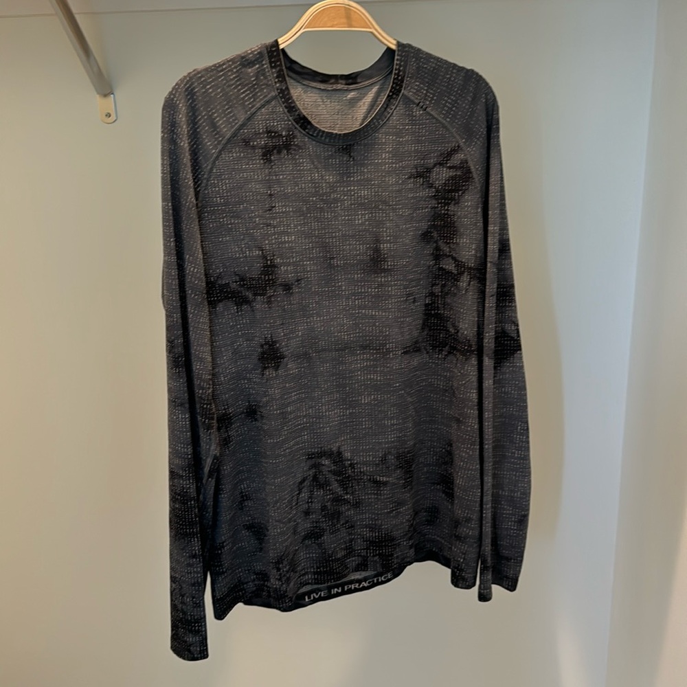 Lululemon metal vent long sleeve T-shirt, color, black tie-dye size large